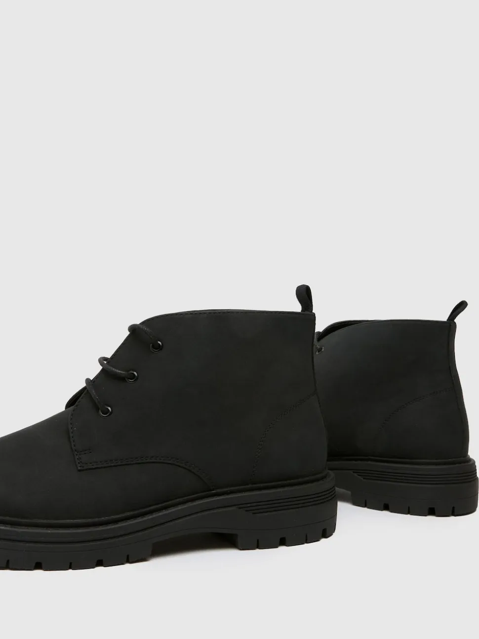 Schuh Black Devin Chukka Boots