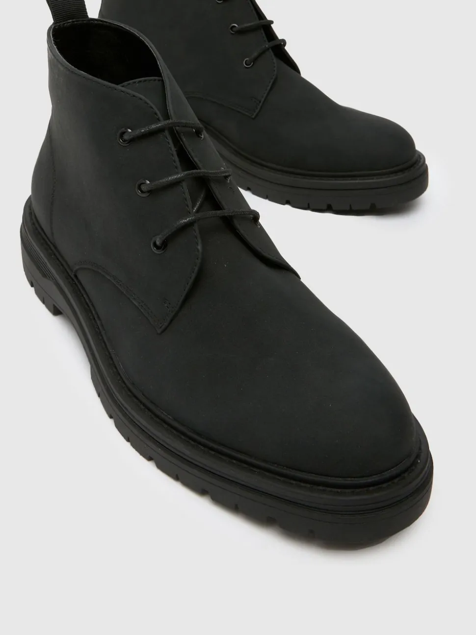 Schuh Black Devin Chukka Boots