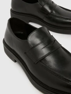 Schuh Black Rykard Leather Loafers