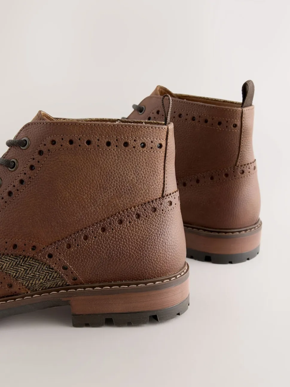 Tan Brown Heritage Brogue Boots