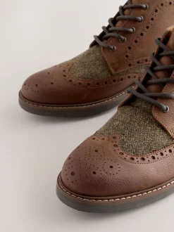 Tan Brown Heritage Brogue Boots