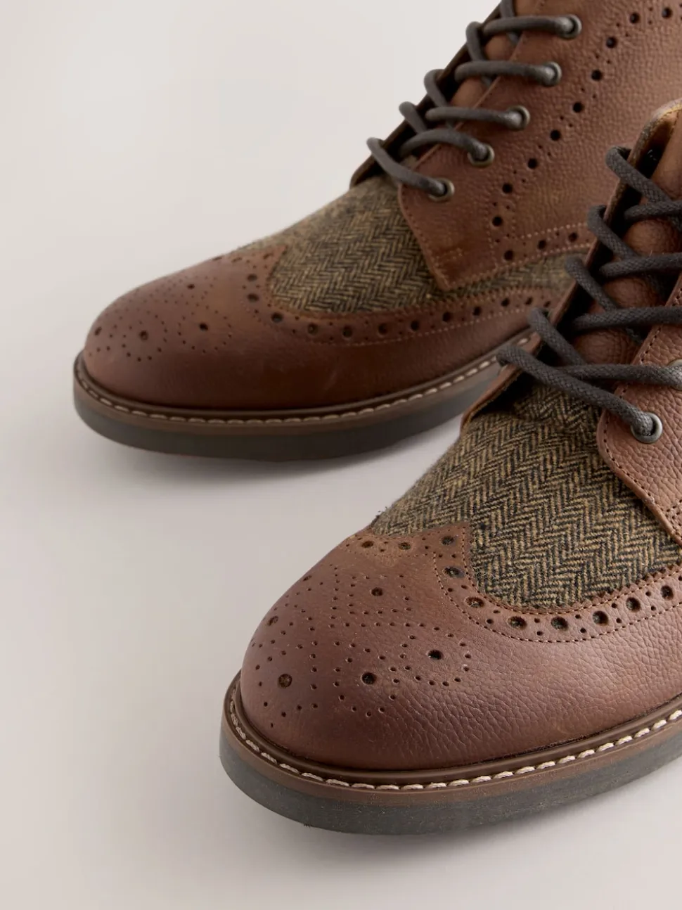 Tan Brown Heritage Brogue Boots