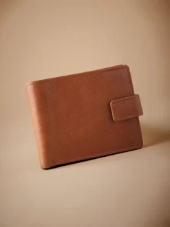 Tan Brown Signature Leather Extra Capacity Wallet