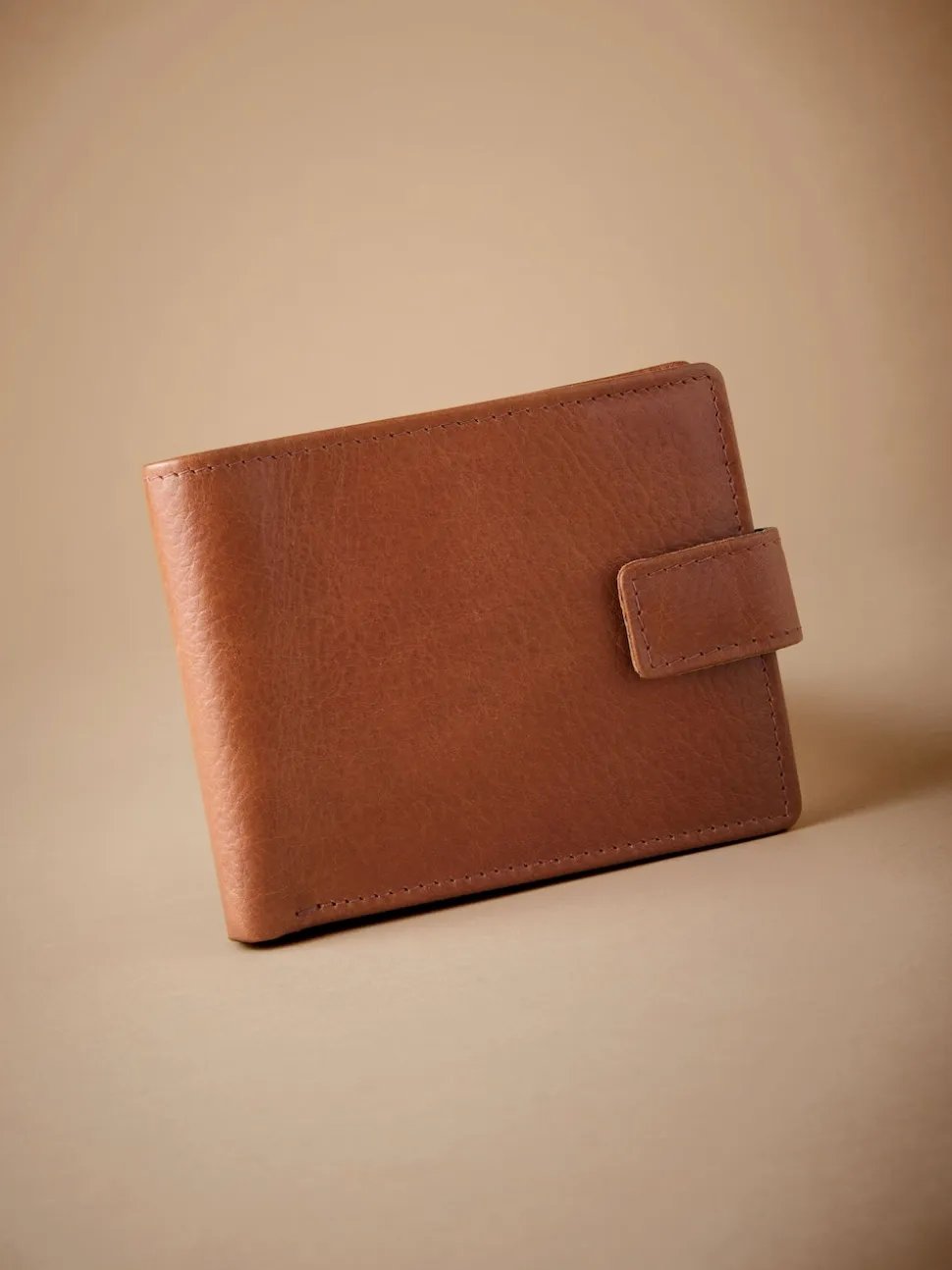 Tan Brown Signature Leather Extra Capacity Wallet