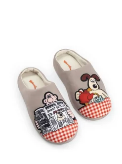 Vanilla Underground Brown Wallace And Gromit Multi Character Slippers