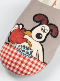 Vanilla Underground Brown Wallace And Gromit Multi Character Slippers