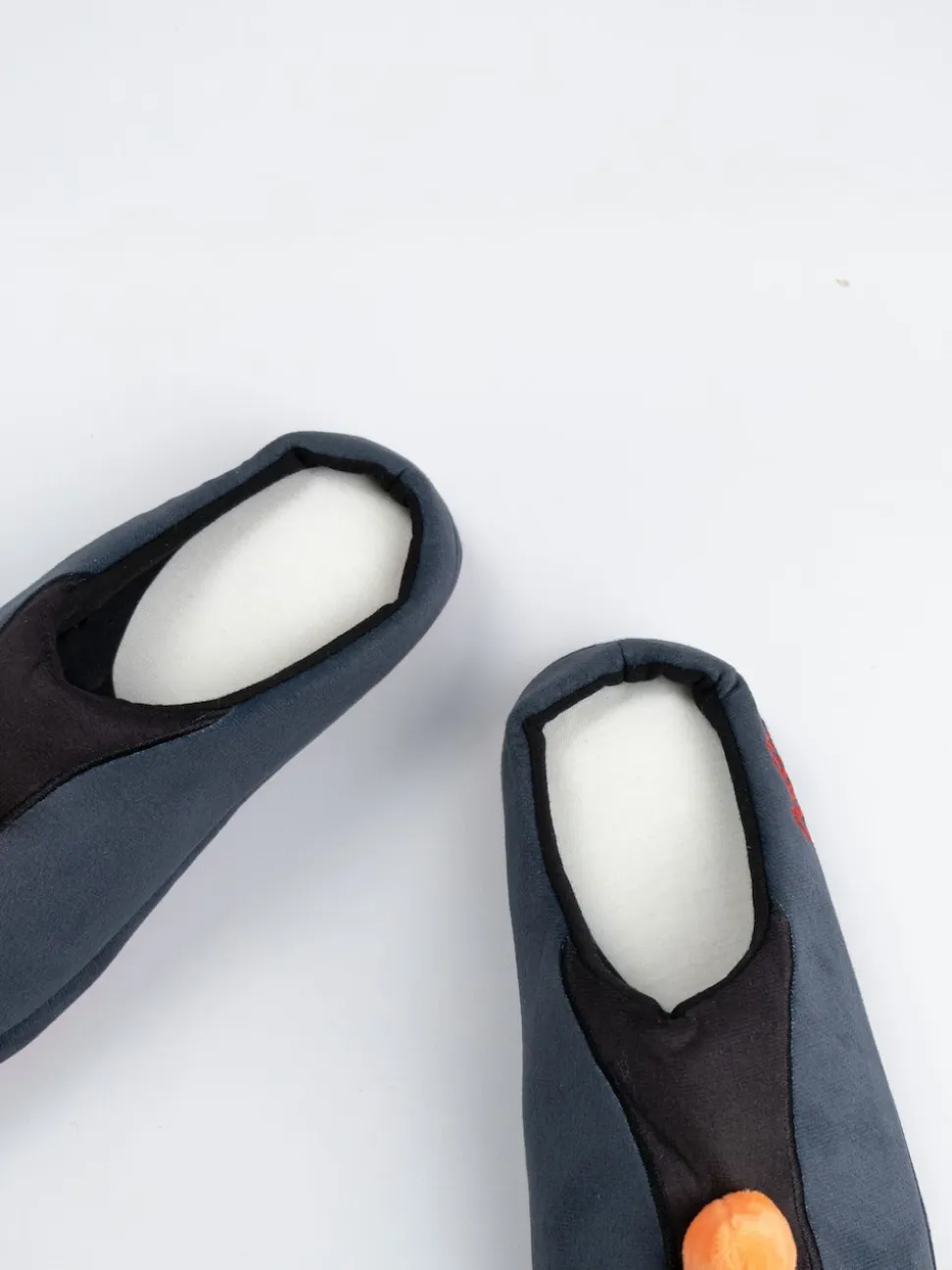 Vanilla Underground Grey Wallace And Gromit Feathers McGraw Slippers