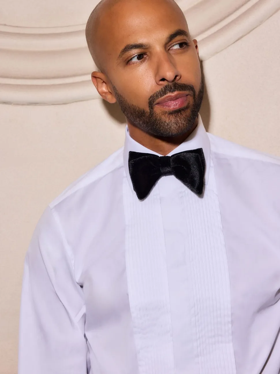 White Narrow Pleated Double Cuff 100% Cotton Dress Shirt With Cutaway Collar