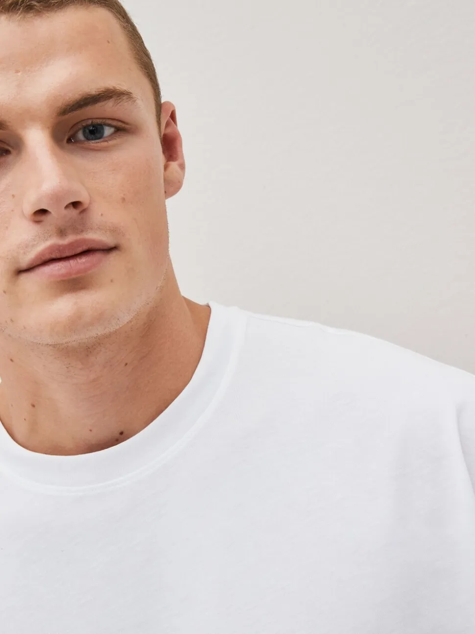 White Relaxed Fit Essential Crew Neck Cotton T-Shirt