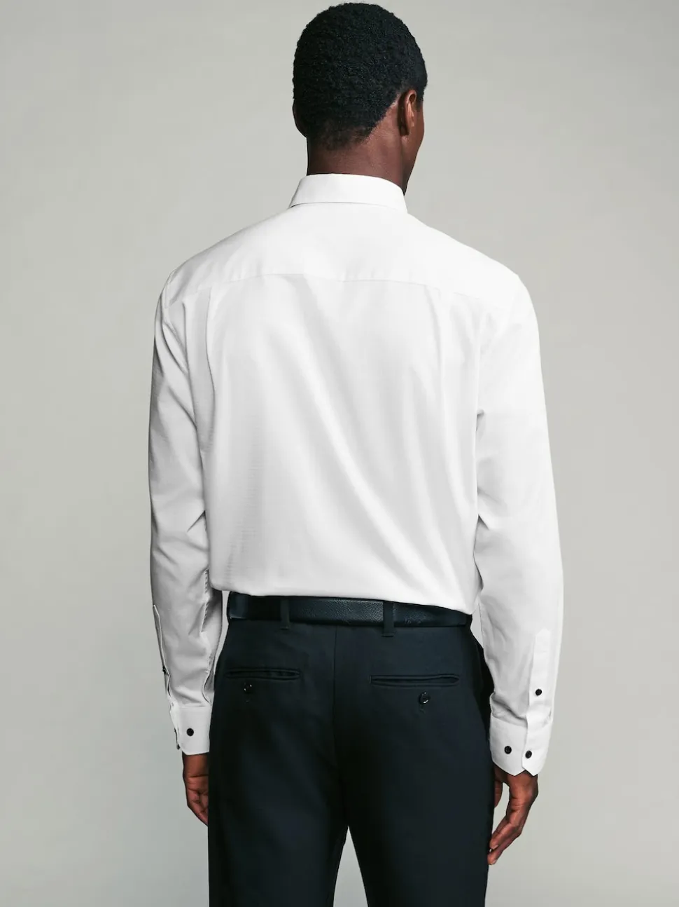 White Textured/Black Bow Tie Regular Fit Single Cuff Shirt And Bow Tie Pack