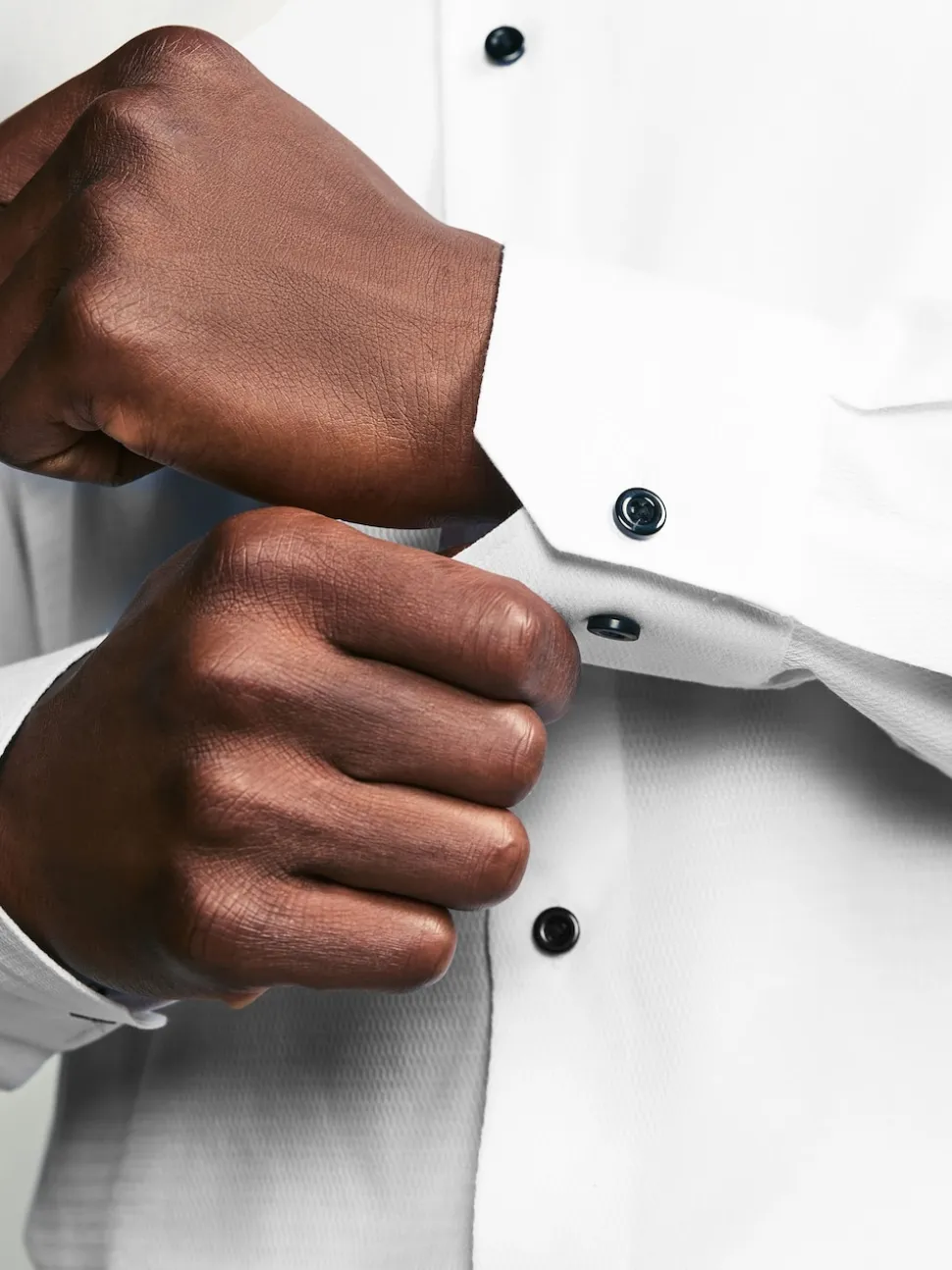 White Textured/Black Bow Tie Regular Fit Single Cuff Shirt And Bow Tie Pack