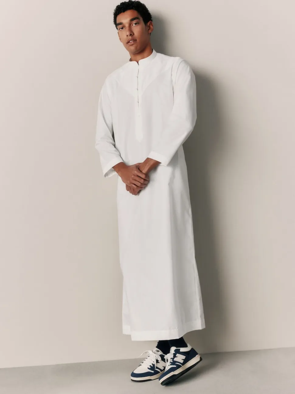 White Thobe