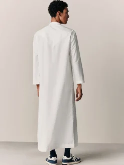 White Thobe