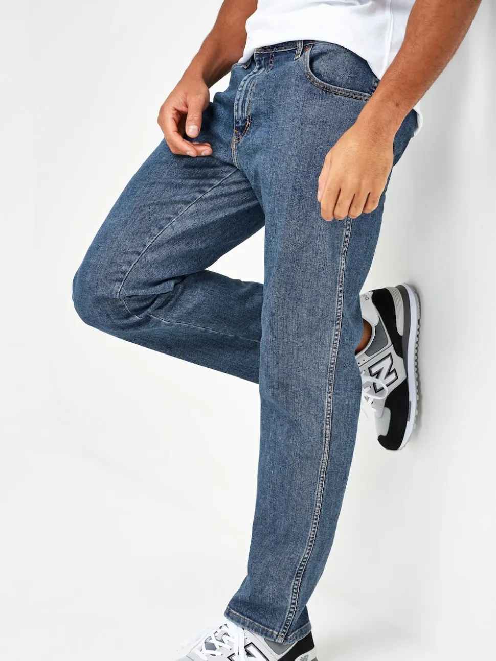 Wrangler Mid Wash Straight Fit Texas Authentic Jeans